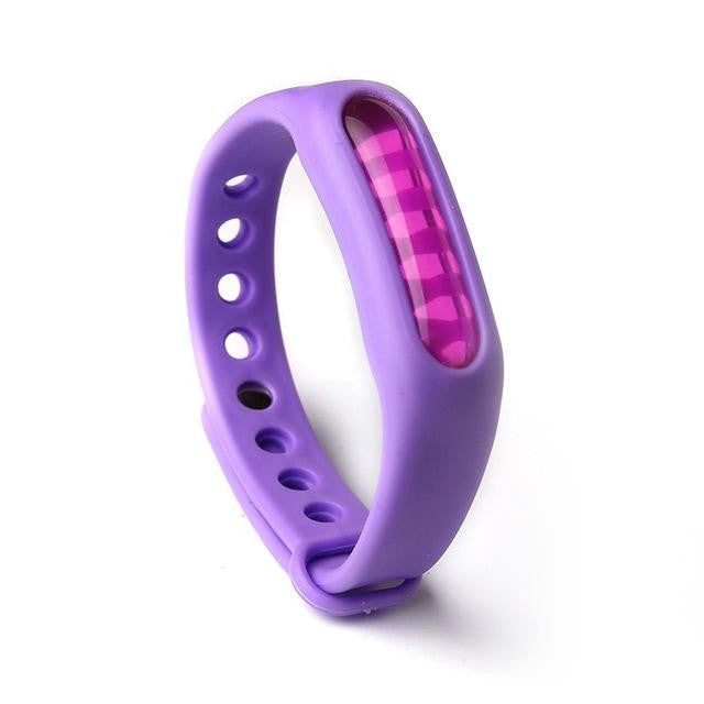 Leichtes & bequemes Mückenarmband, kaum spürbar, bietet natürlichen Stichschutz beim Wandern.