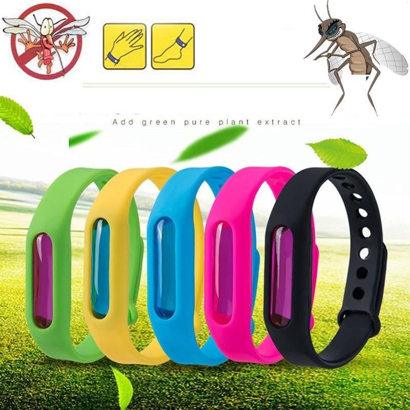 Natürliches Mückenarmband mit pflanzlichen Wirkstoffen schützt vor Stichen im Sommer.