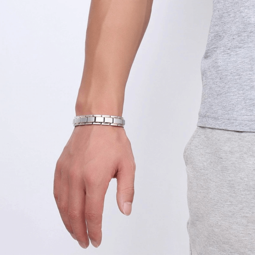 Glänzendes Unisex-Magnetarmband aus Edelstahl, ideal für Wohlbefinden und als modisches Accessoire.
