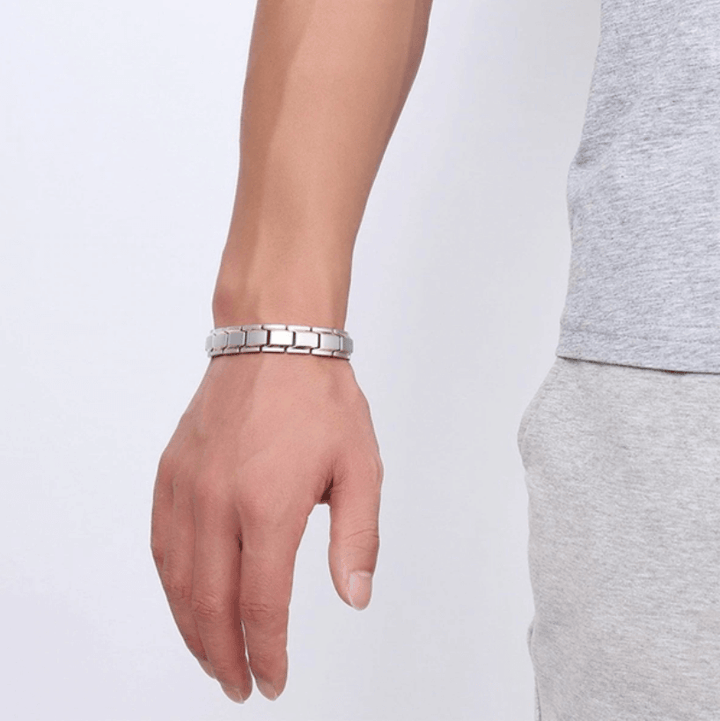 Glänzendes Unisex-Magnetarmband aus Edelstahl, ideal für Wohlbefinden und als modisches Accessoire.