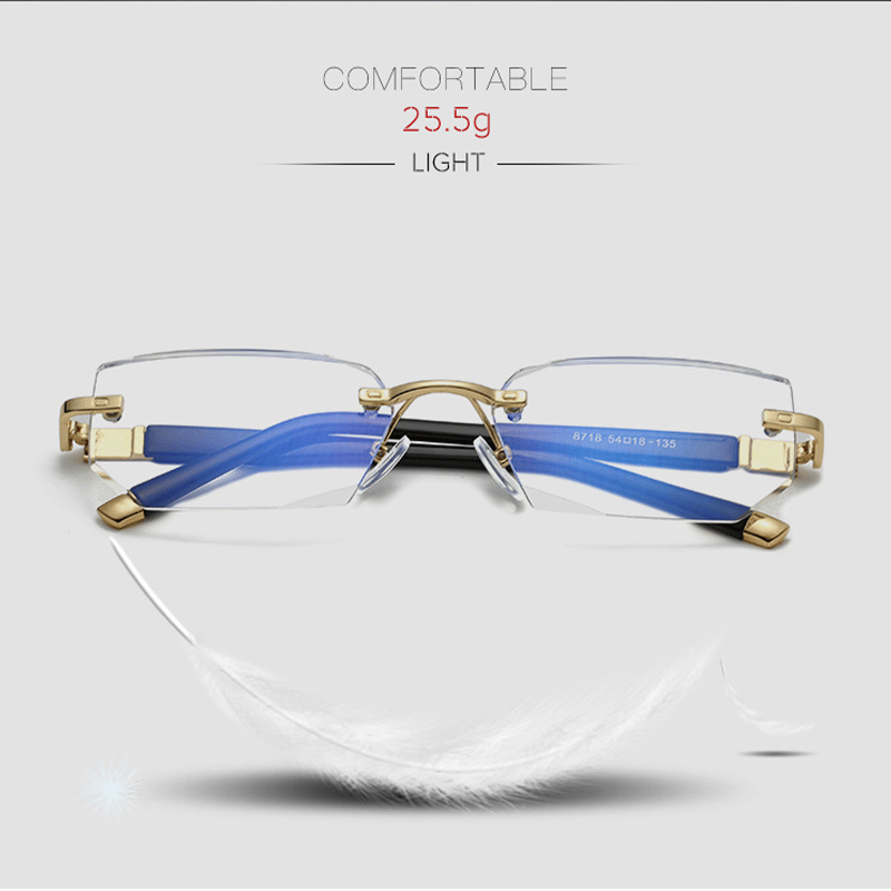 Elegante goldene Multifokal-Lesebrille VisionPlus. Komfortable Anti-Blau-Licht Brille für klares Sehen und Schutz.