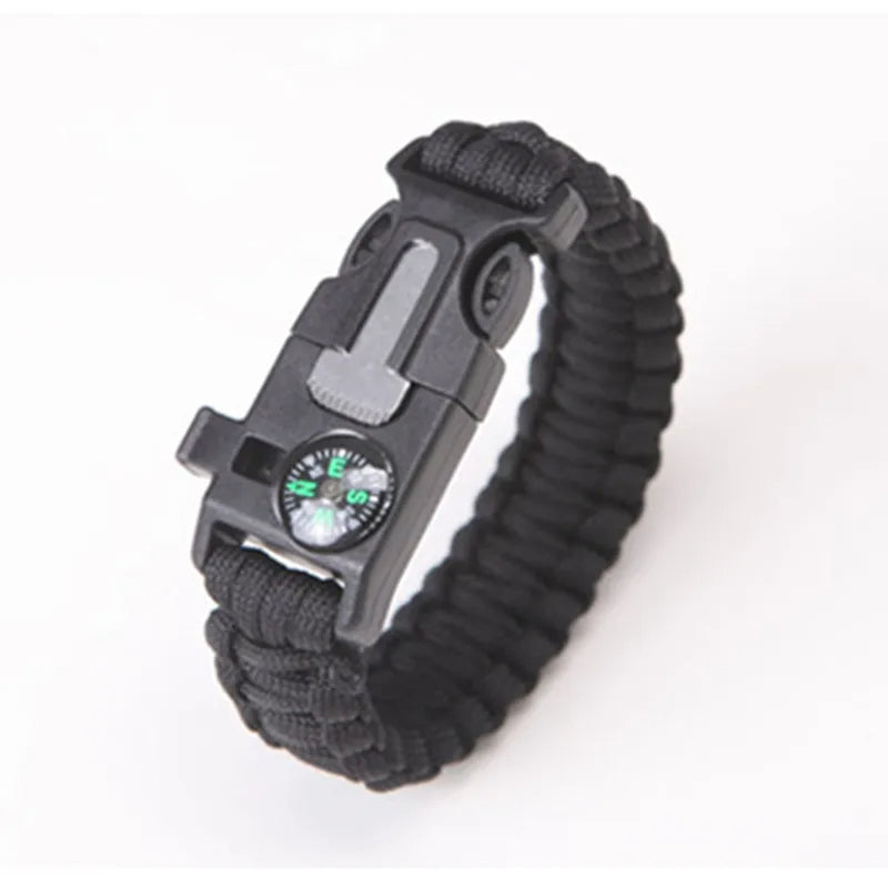Unisex Notfall-Paracord-Armband 15-in-1 für Abenteuer, ideal als Survival-Kit und Outdoor-Ausrüstung.