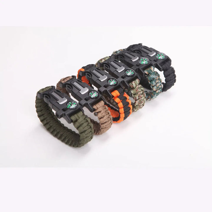 Multifunktionales Paracord-Armband mit Kompass und Pfeife, unverzichtbar für Wander- & Campingzubehör.