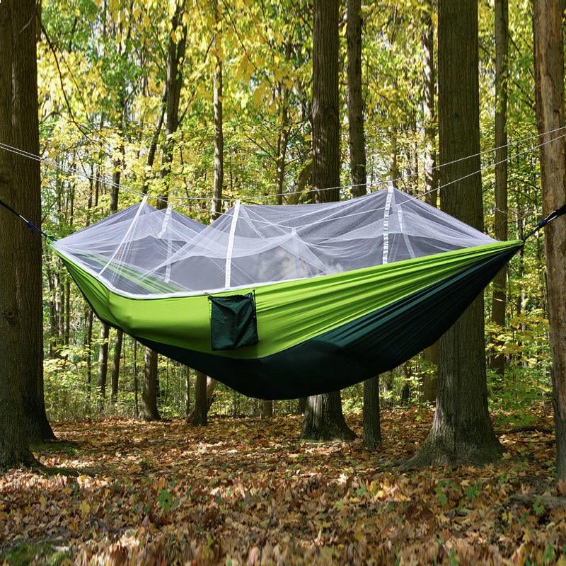 Unisex Outdoor-Hängematte mit Moskitonetz für 1-2 Personen, robust und leicht.