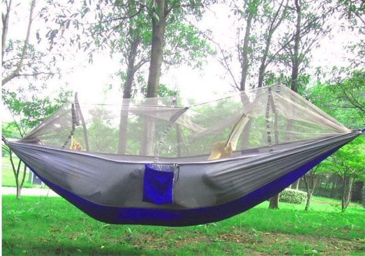 Camping- & Reisehängematte mit Insektenschutz, aus robustem, leichtem Nylon.