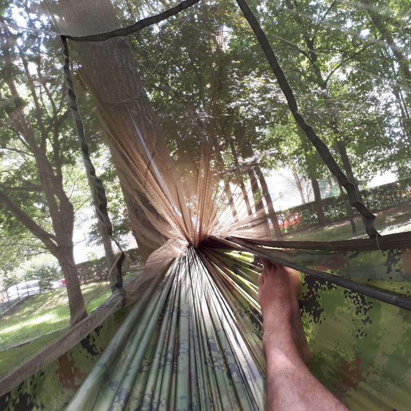 Camping-Hängematte mit integriertem Insektenschutz-Netz, ideal für Reise & Outdoor.