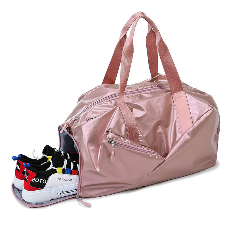 Robuste Unisex Reisetasche für Sport und Fitness, mit bequemem Schultergurt und viel Stauraum.