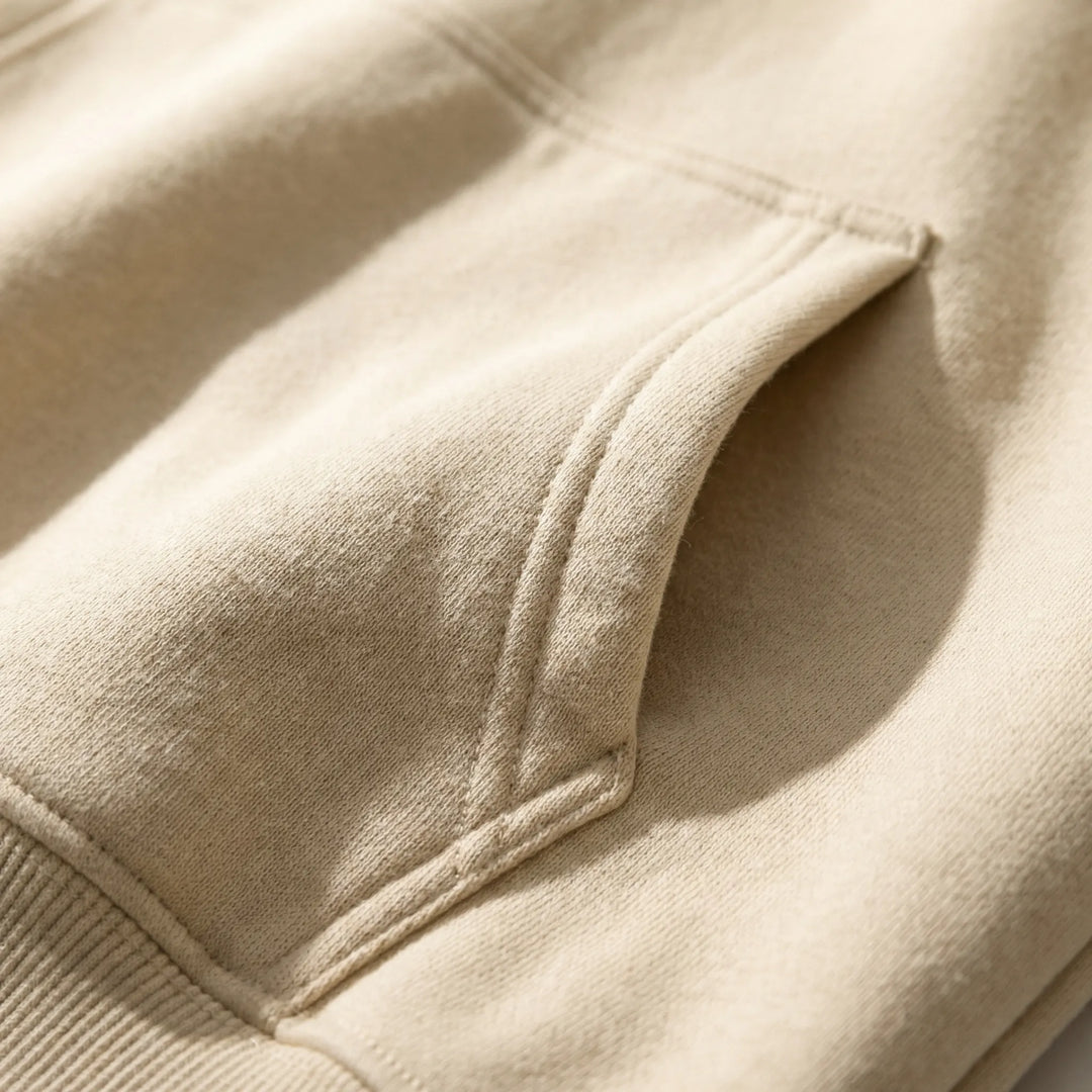 Moderner Unisex Hoodie mit Raglanärmeln, auffälligem 1977 Vintage-Print und Kapuze.