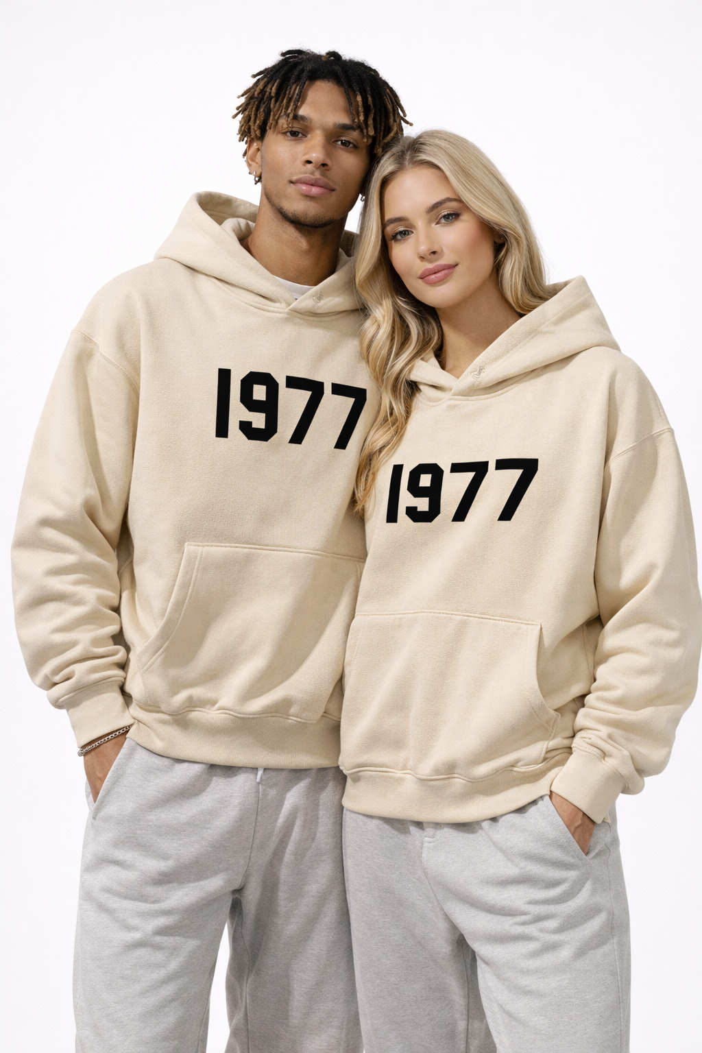 Unisex Streetwear Hoodie mit Raglanärmeln, Vintage Look, bequemer Kapuzenpullover für lässigen Style.