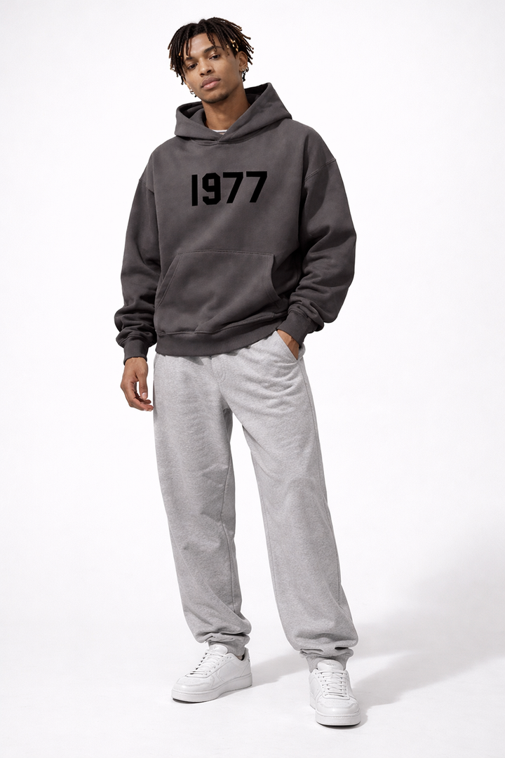 Unisex Kapuzenpullover mit Raglanärmeln, Vintage Design, cooler Streetwear Hoodie für lässige Mode.
