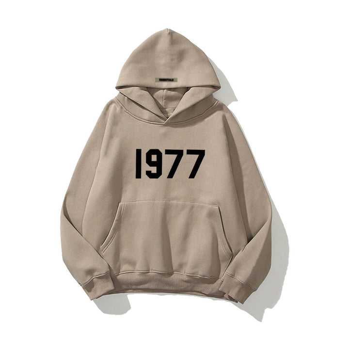 Vintage Raglan Hoodie 1977 Design, Unisex Kapuzenpullover für Streetwear & Freizeitmode, komfortabel.