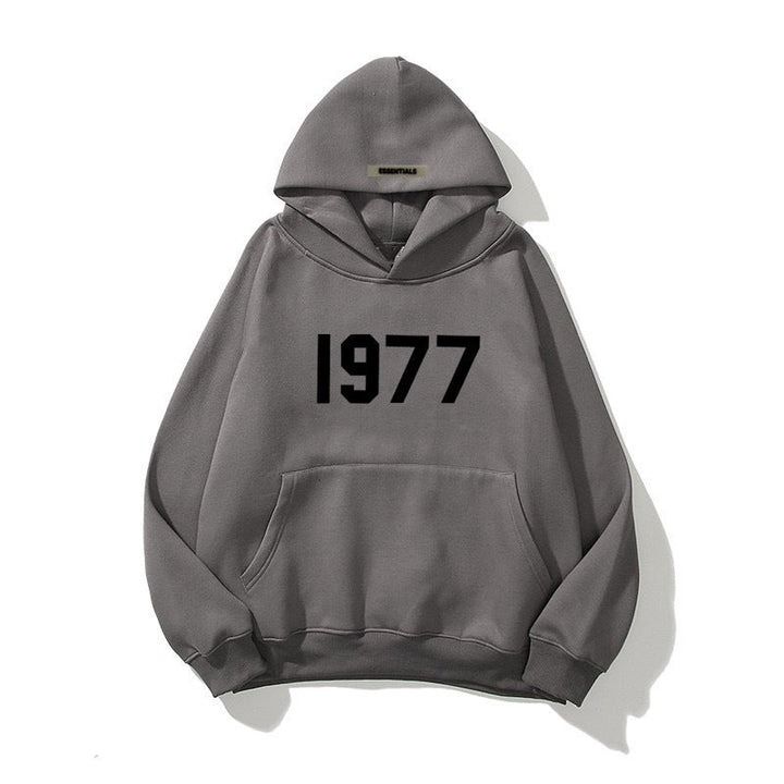 Detailansicht: Raglanärmel des Unisex Vintage Streetwear Hoodies, Retro-Look, bequeme Unisex Mode.