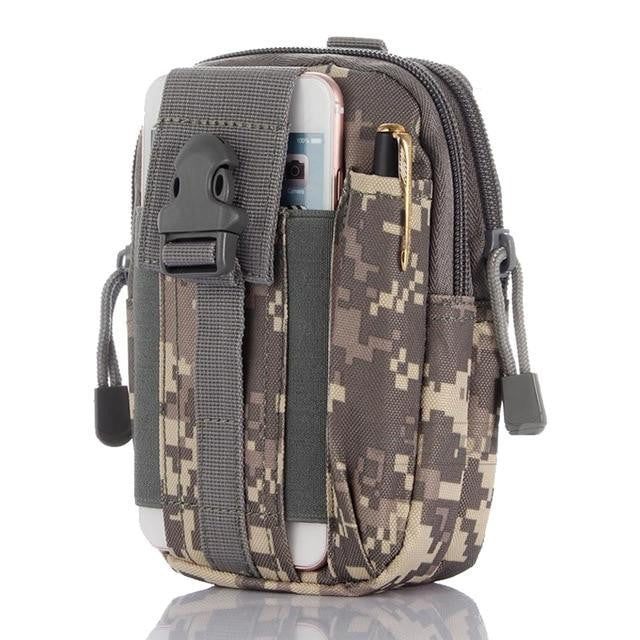 Freigestellte unisex taktische Molle Hüfttasche, robust, vielseitig & kompakter Reisebegleiter für Outdoor-Abenteuer.