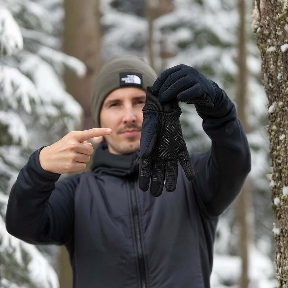 Detailaufnahme der wasserdichten ThermoFit Thermohandschuhe, winddicht & robust für Wintersport.