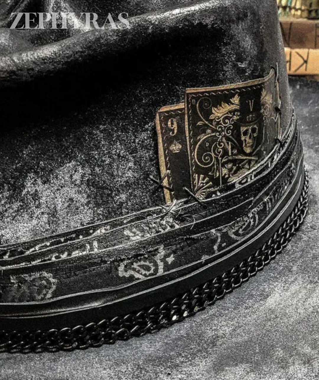 Modische Unisex Totenkopf-Beanie, perfekt für Herbst/Winter. Handgefertigt mit einzigartigem Skull-Design.
