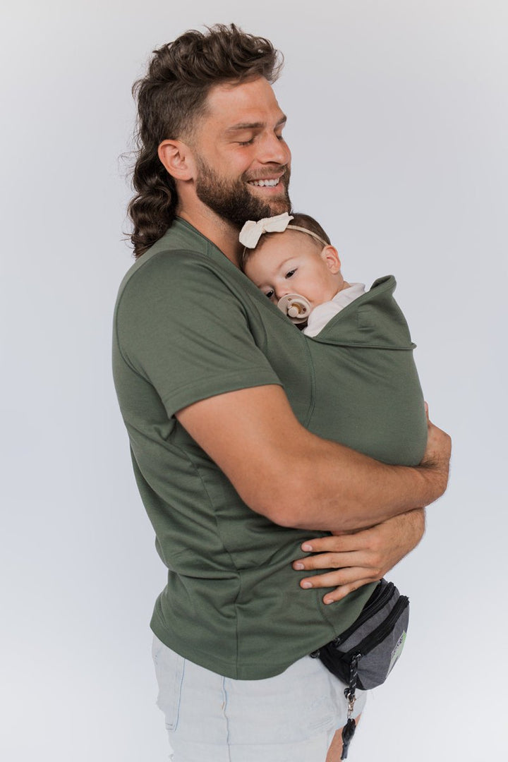 Innovatives Tragetuch T-Shirt mit integrierter Babytrage. Einfaches Anlegen, hoher Komfort für Baby und Eltern.