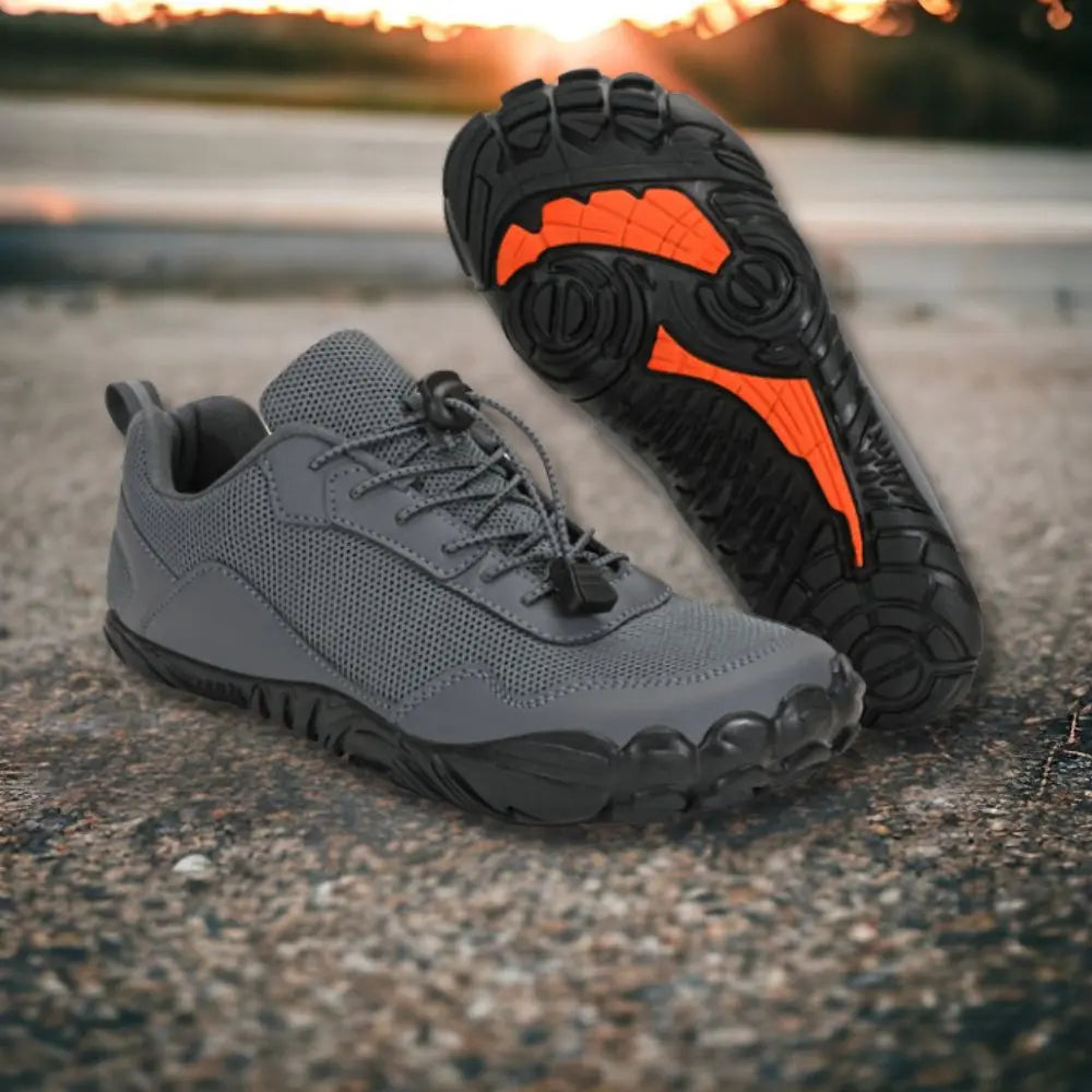 Moderner Unisex Barfußschuh "Sam" in Schwarz. Atmungsaktiver und strapazierfähiger Wanderschuh für alle Wege.