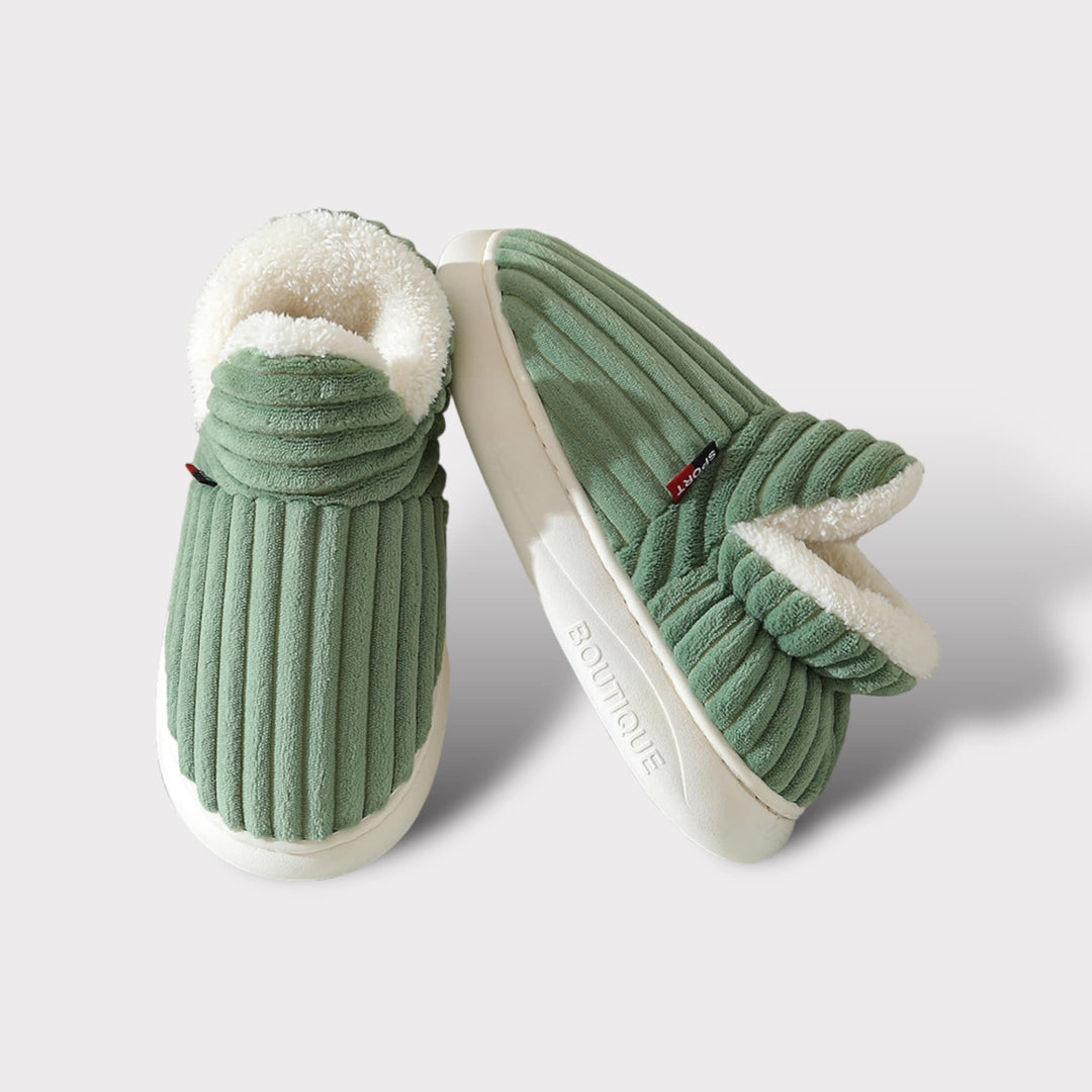 Stapel warmer Winterhausschuhe Elise: Unisex-Design, verspricht Gemütlichkeit für Damen & Herren.