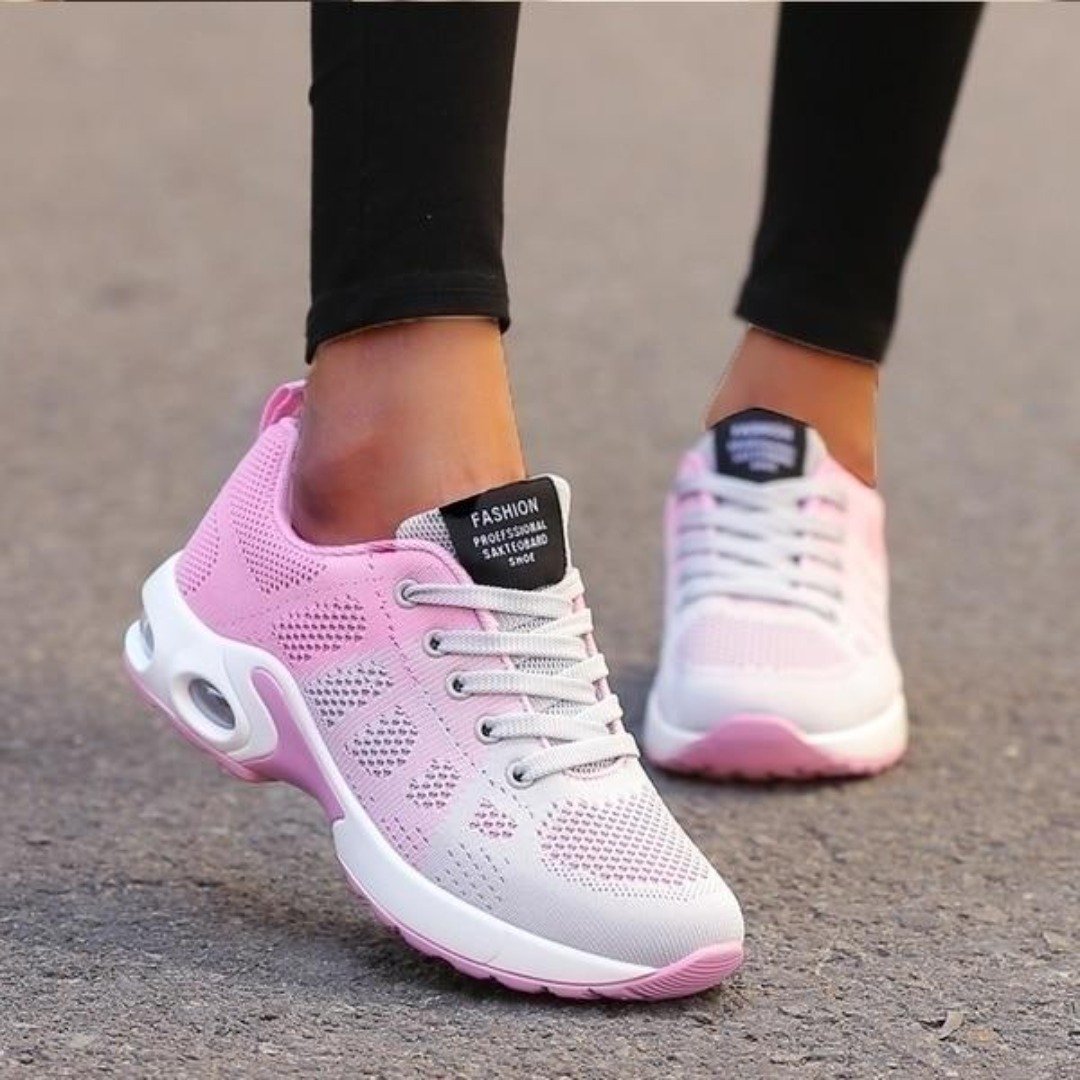 Nahaufnahme der atmungsaktiven Wolff Unisex Orthopädischen Schuhe, bequeme Alltagsschuhe für schmerzfreie Fußgesundheit.