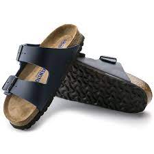 Anpassungsfähige Unisex Zweiriemen Sandalen mit weichem Fußbett für individuellen Komfort.