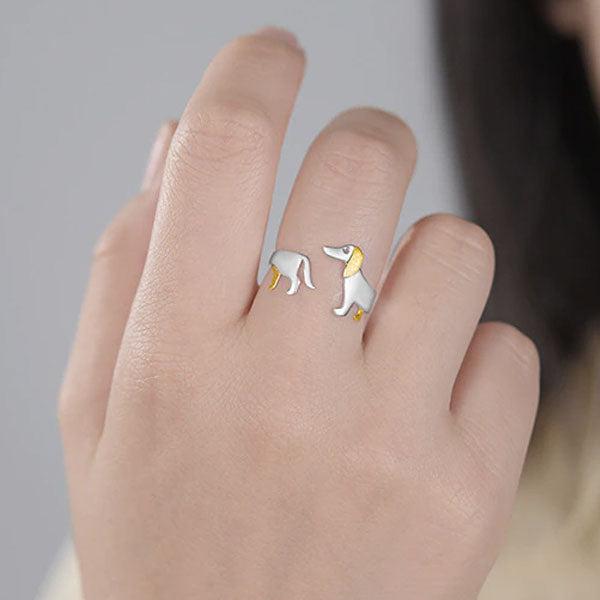 Eleganter Dackel Ring aus massivem 925 Sterling Silber, verstellbar, idealer Hundeschmuck für Damen als Geschenk.