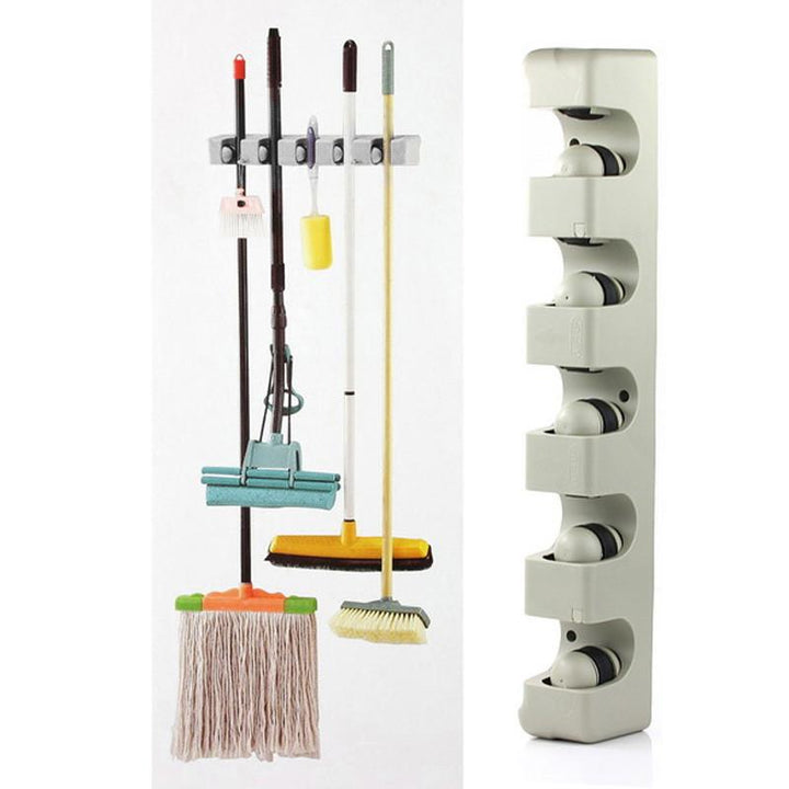 Robuster Kunststoff Besenhalter zur Wandmontage. Ideal zur ordentlichen Aufbewahrung von Gartengeräten & Mopps.