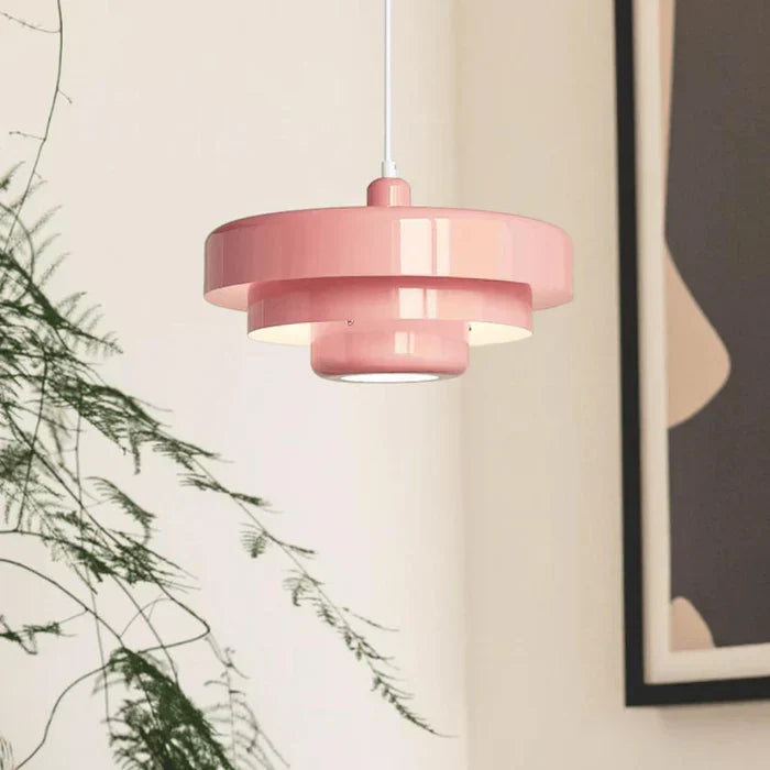 Zeitloses Design: Vintage LED Hängeleuchte TimelessGlow aus Metall, perfekt für Retro-Einrichtung.