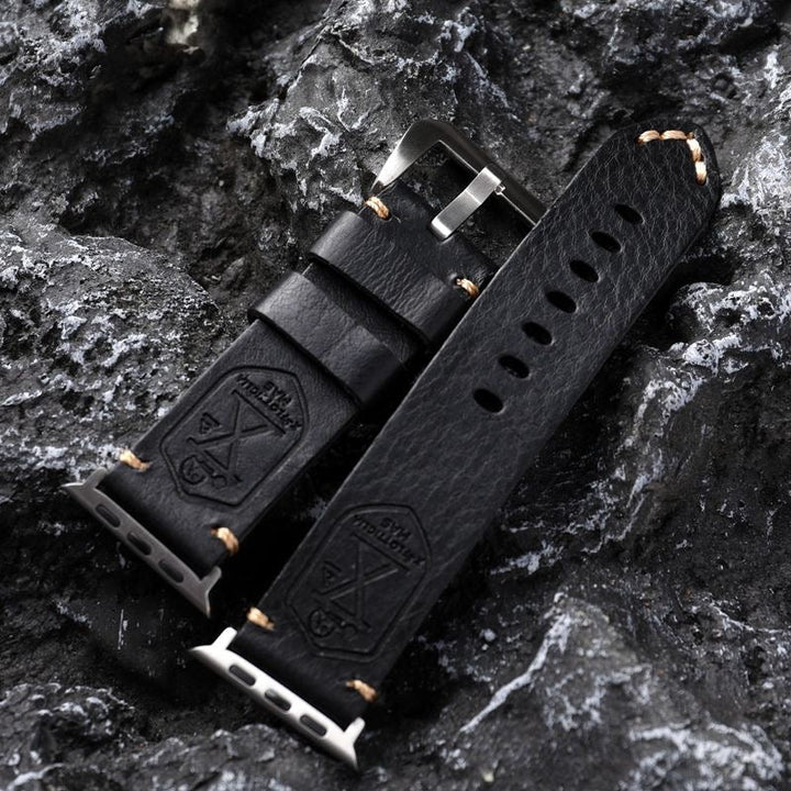 Hochwertiges Volllederarmband im Vintage-Stil für Apple Watch, handgefertigt, mit Edelstahldetails, Smartwatchzubehör.