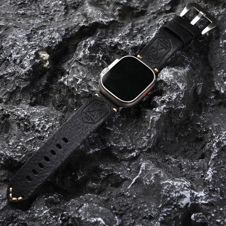 Langlebiges Vintage Lederarmband für Apple Watch, handgefertigt, einzigartige Patina, robustes Smartwatch-Zubehör.