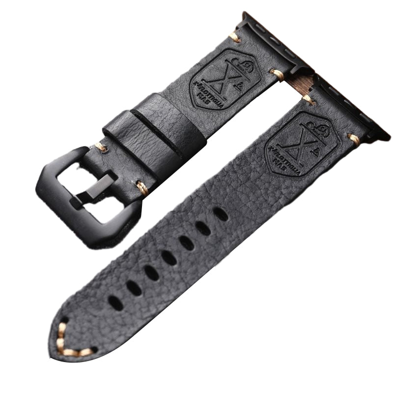 Apple Watch mit handgefertigtem Vintage Lederarmband am Handgelenk, zeigt komfortablen Sitz und stilvollen Look.