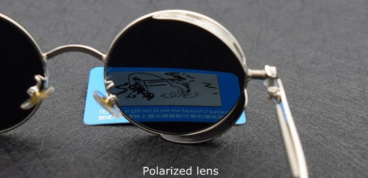 Unisex runde Sonnenbrille im Vintage-Stil. Modisches Accessoire mit UV400-Schutz für den Sommer.