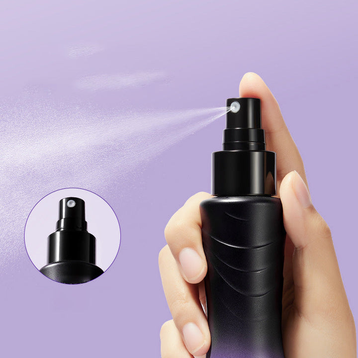 Haarstyling mit Volumenspray: Sofortiger Ansatzlift, natürliches Volumen & fülliges Haar den ganzen Tag.