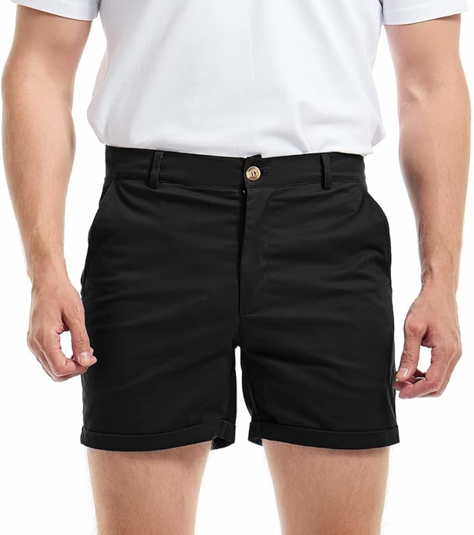 Bequeme Herren Chino-Shorts im Detail: Hochwertiger Stoff für sommerlichen Komfort und Stil.