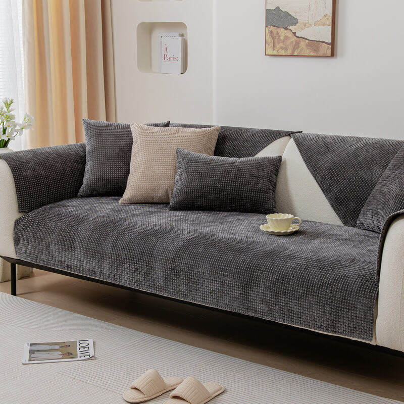 Weicher Chenille-Couchbezug mit Waffelstruktur schützt Ihr Sofa stilvoll. Pflegeleichter Möbelschutz.