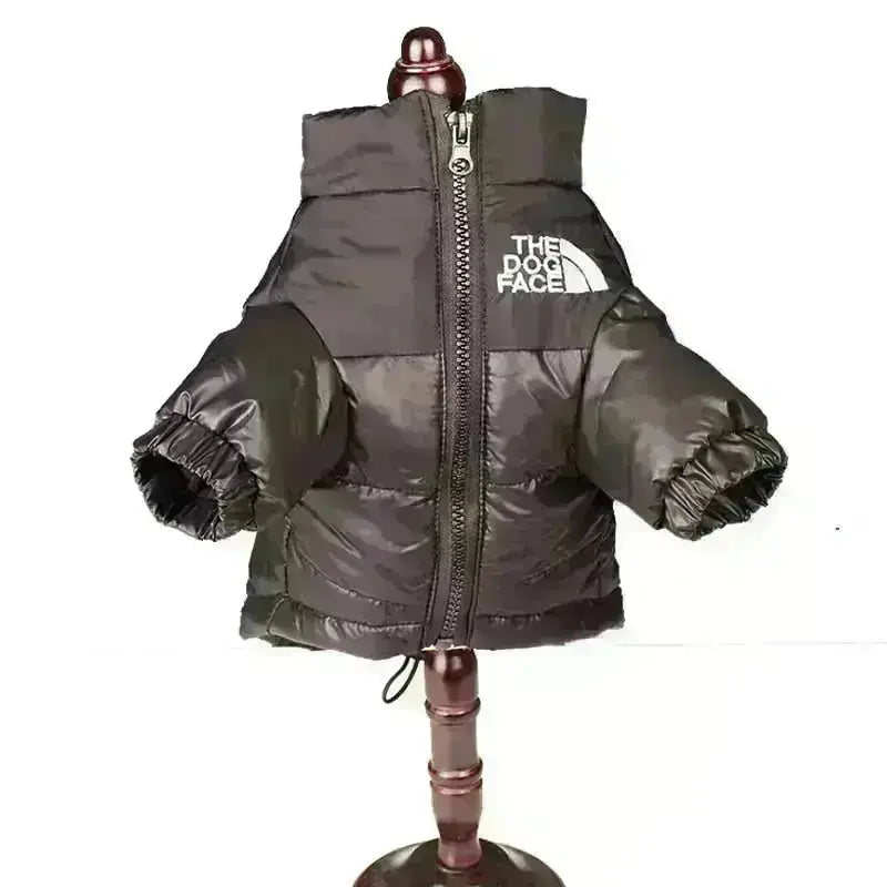 Leicht anzuziehende, warme Hunde-Winterjacke. Winddicht und gefüttert für besten Kälteschutz beim Hund.