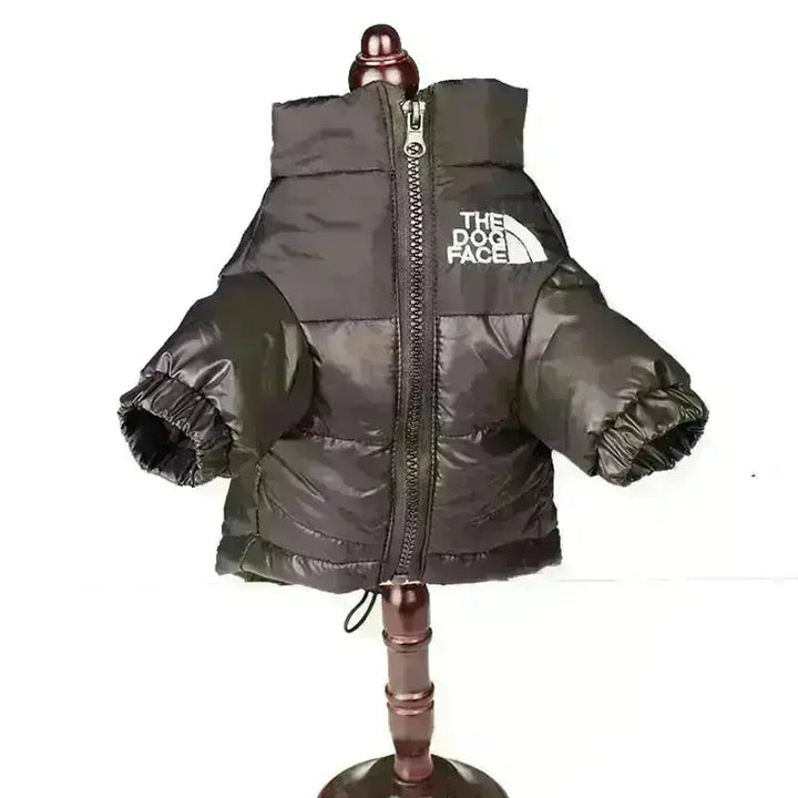 Leicht anzuziehende, warme Hunde-Winterjacke. Winddicht und gefüttert für besten Kälteschutz beim Hund.