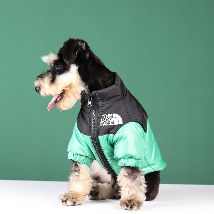 Winddichtes Material der Hunde-Winterjacke. Schützt Ihren Vierbeiner zuverlässig vor Wind und Kälte.