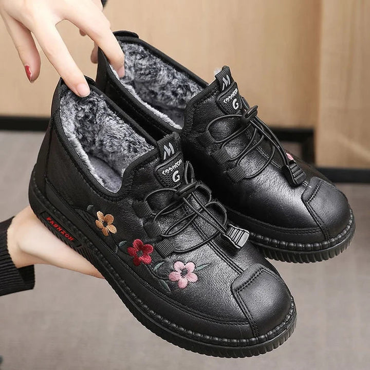 Warme, gefütterte Damen Winterstiefel; orthopädisch & rutschfest für Komfortschuhe im Winter. Ideal für Alltag & Spaziergänge.