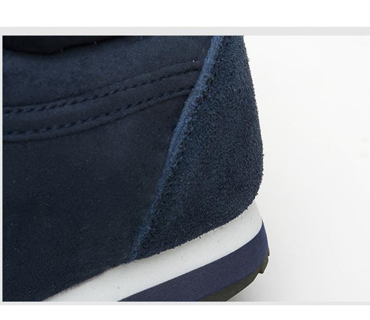 Rutschfeste Herren Winterschuhe mit extra Grip, sicher auf glatten Oberflächen.