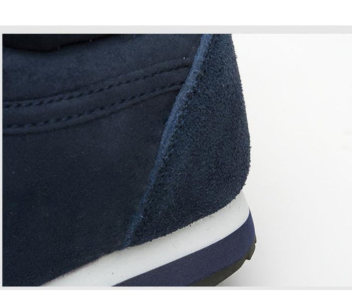 Rutschfeste Herren Winterschuhe mit extra Grip, sicher auf glatten Oberflächen.