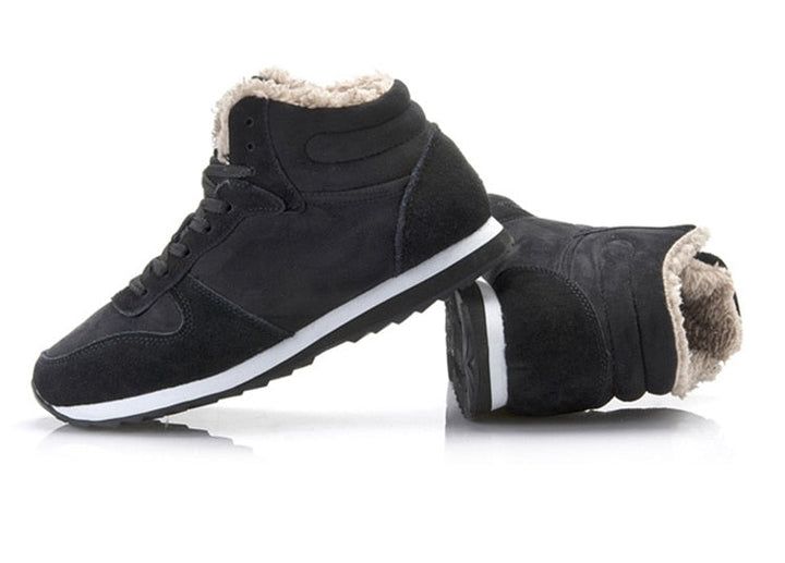 Funktionelle Herrenschuhe für den Winter, atmungsaktiv und kälteisolierend.