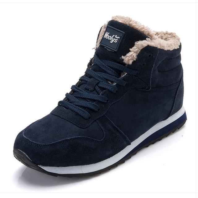 Frontansicht: Schwarze Herren Winterschuhe, Premium Winterstiefel für optimalen Komfort & Schutz vor Kälte; wetterfest.
