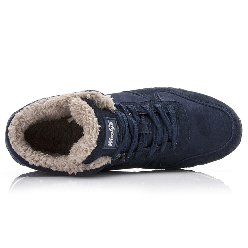 Flauschiges Innenfutter der Herren Winterschuhe, extra warm und komfortabel bei Kälte; perfekte Premium Winterstiefel.
