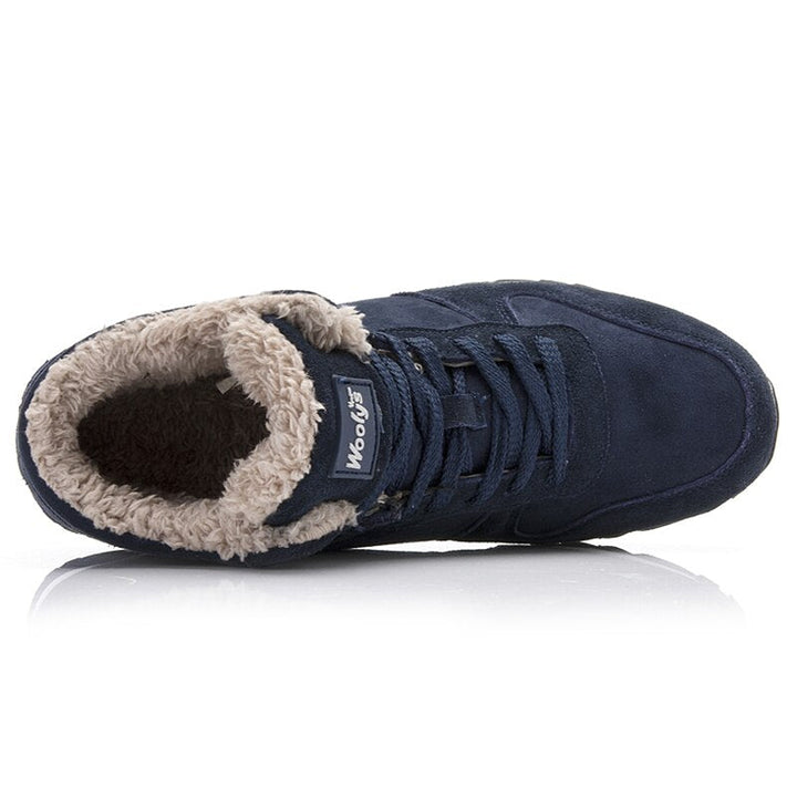 Flauschiges Innenfutter der Herren Winterschuhe, extra warm und komfortabel bei Kälte; perfekte Premium Winterstiefel.