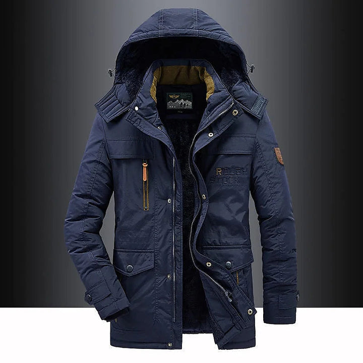 Dunkler Herren Winter Parka, wasserabweisend und atmungsaktiv. Komfortabler Mantel für den täglichen Gebrauch.