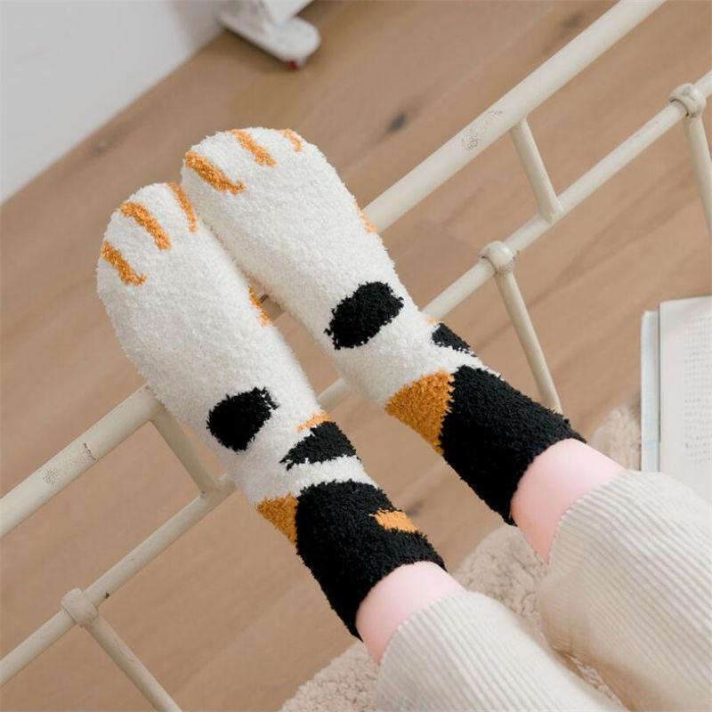 Warme, kuschelige Katzenkrallen Socken für Damen und Herren. Perfekt als Wintersocken oder Haussocken.
