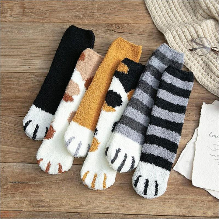 Gemütliche Katzenpfoten Schlaf- & Haussocken. Weiche, warme Wintersocken in Einheitsgröße für Tierliebhaber.