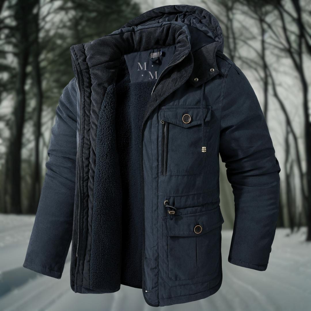 Robuste Herren-Winterjacke mit Kapuze, warm und wasserabweisend. Perfekt für den Winteralltag.