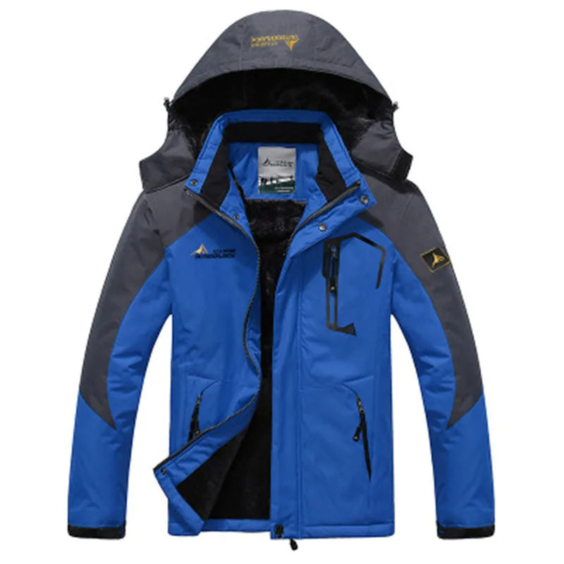 Herren Winterparka mit abnehmbarer Kapuze und pelzgefüttertem Kragen für zusätzlichen Schutz.