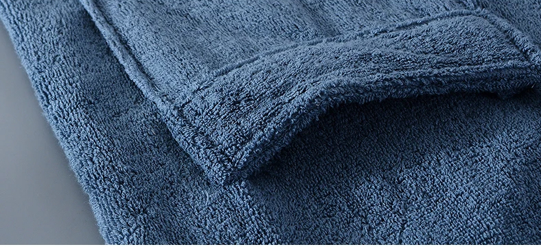 Herren Bademantel WarmthMax: Flauschiger, warmer Morgenmantel in Premium-Qualität für höchste Ansprüche.